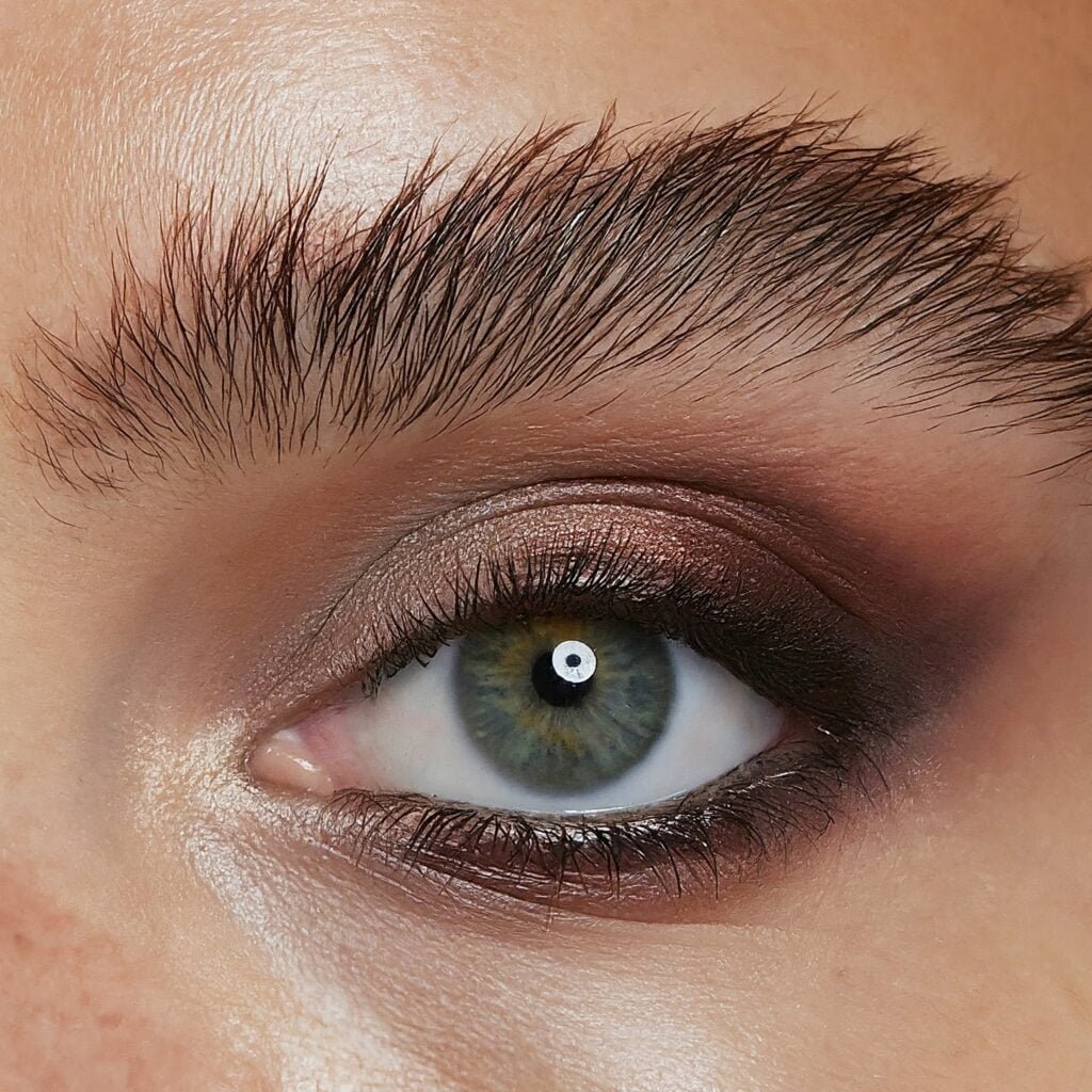 delineado para olhos grandes e redondos